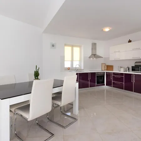 Villa House - Monika *