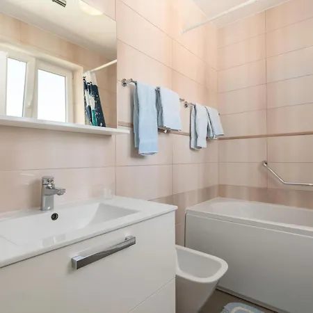 House - Monika Нова-Вас