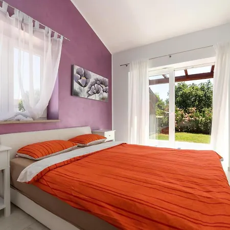 House - Monika Вилла Нова-Вас